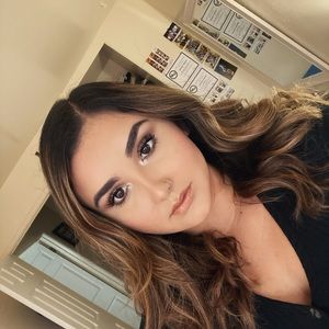 Meet your Posher, Eva